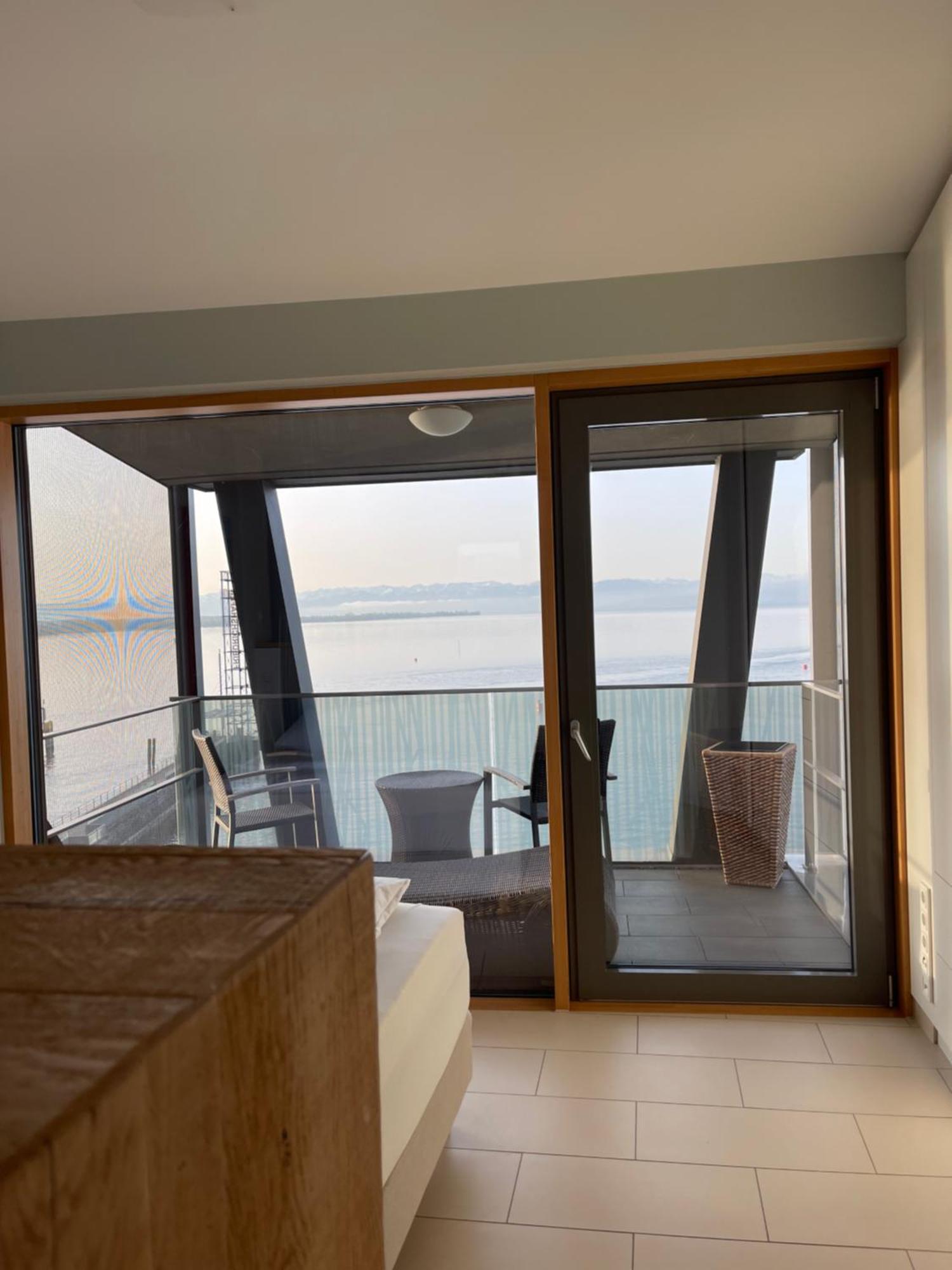 Penthouse Am See Aparthotel Friedrichshafen Exterior foto